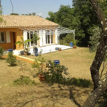 Сasa de vacaciones Entre Nimes Et Arles