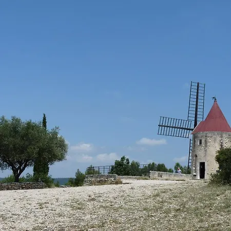 Entre Nimes Et Arles * Bellegarde (Gard)
