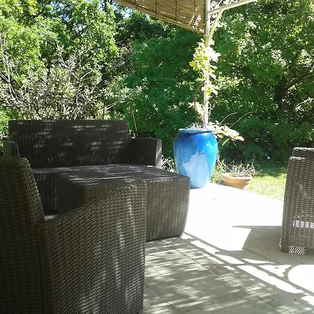 בית נופש Entre Nimes Et Arles