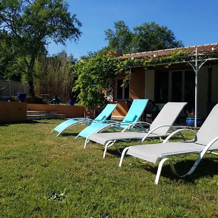 Entre Nimes Et Arles Сasa de vacaciones *